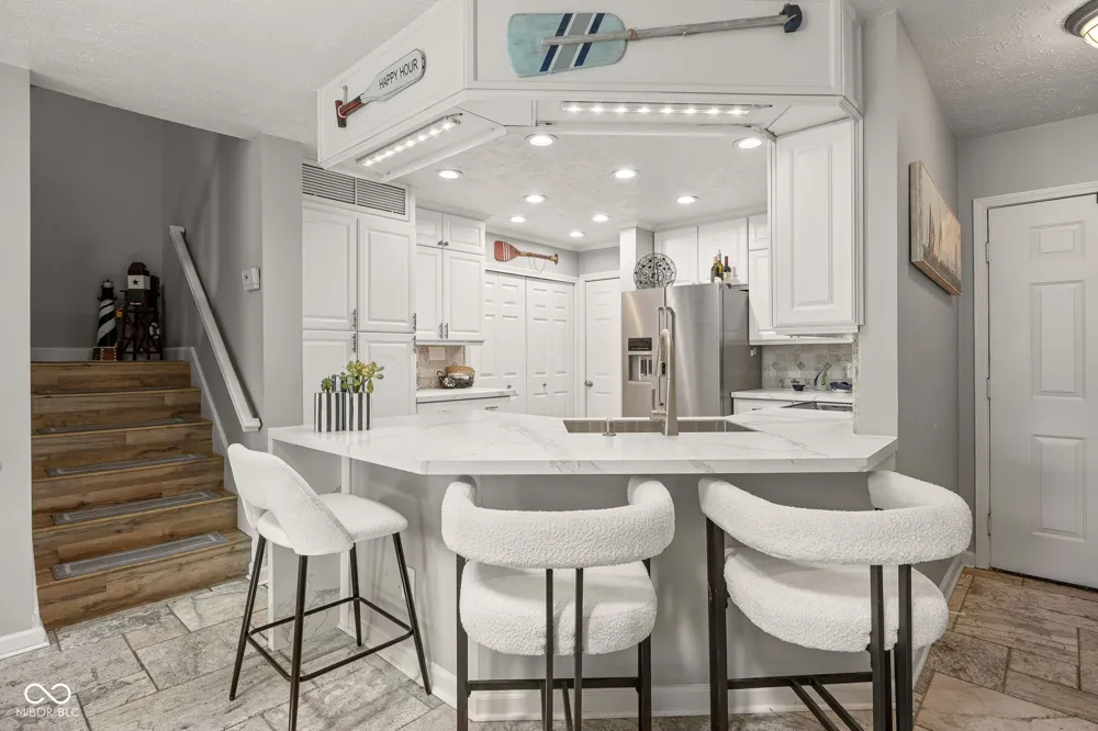 8094 Shorewalk Drive Indianapolis, IN 46236
