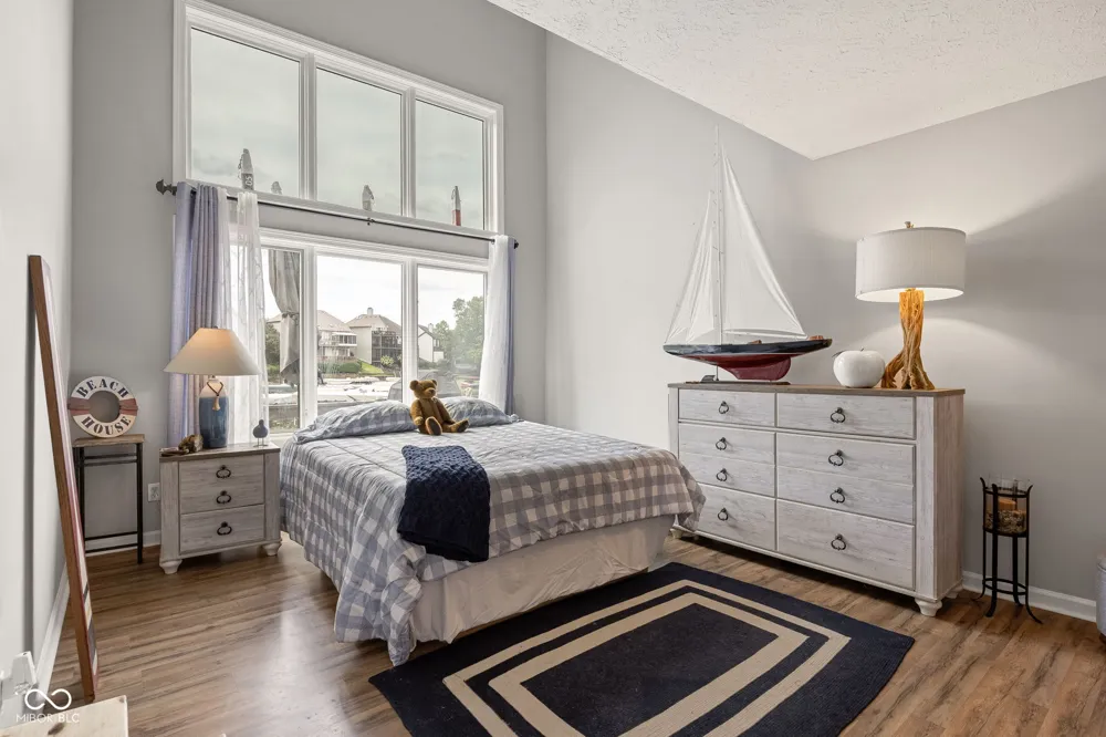 8094 Shorewalk Drive Indianapolis, IN 46236
