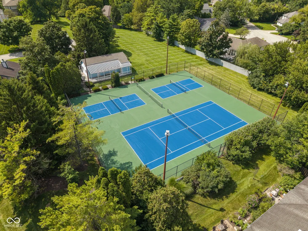 8094 Shorewalk Drive Indianapolis, IN 46236