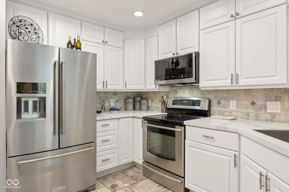 8094 Shorewalk Drive Indianapolis, IN 46236