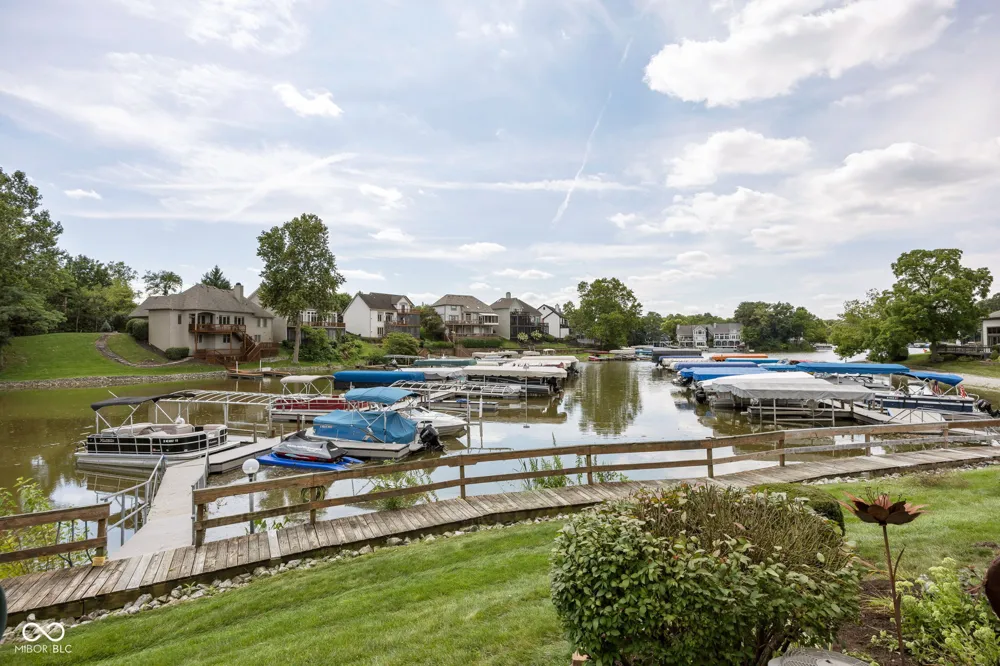 8094 Shorewalk Drive Indianapolis, IN 46236