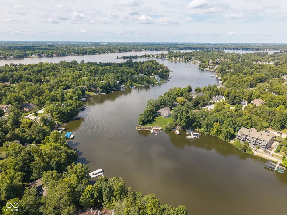 8094 Shorewalk Drive Indianapolis, IN 46236