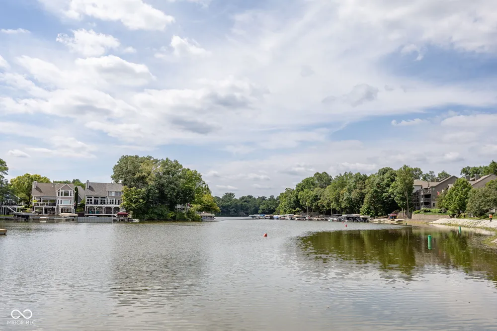 8094 Shorewalk Drive Indianapolis, IN 46236