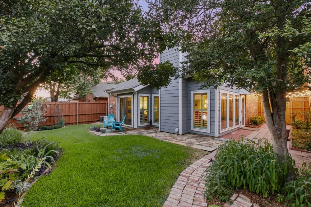 4040 Rive Lane Addison, TX 75001
