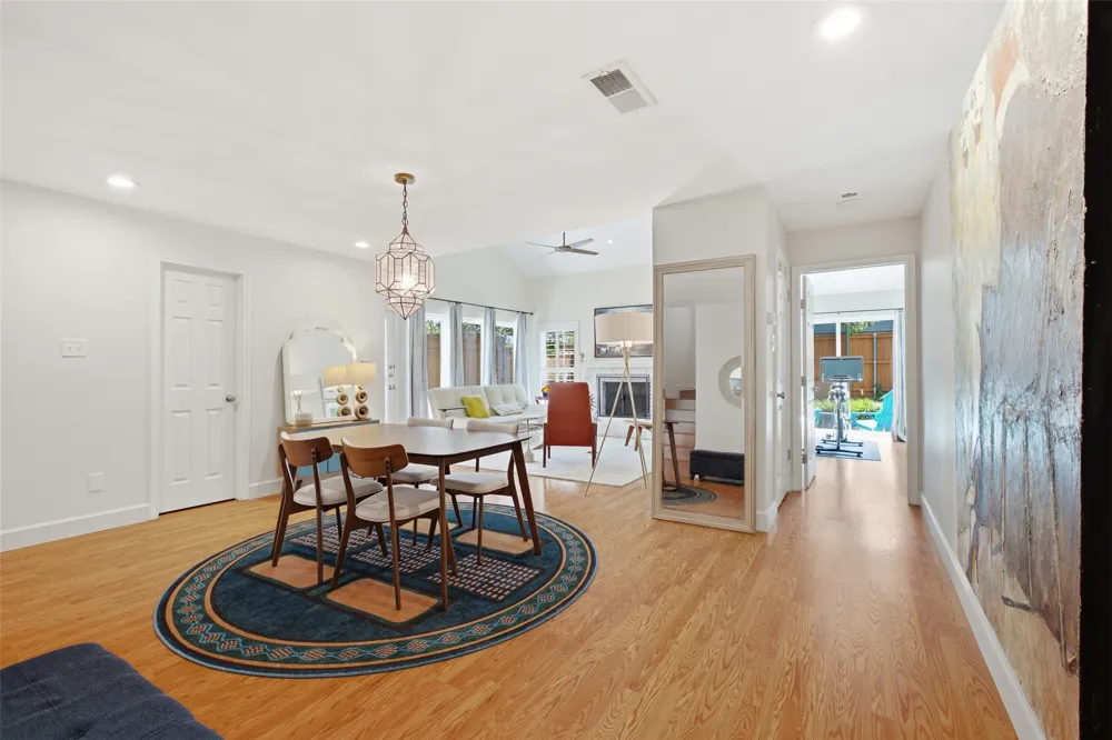 4040 Rive Lane Addison, TX 75001