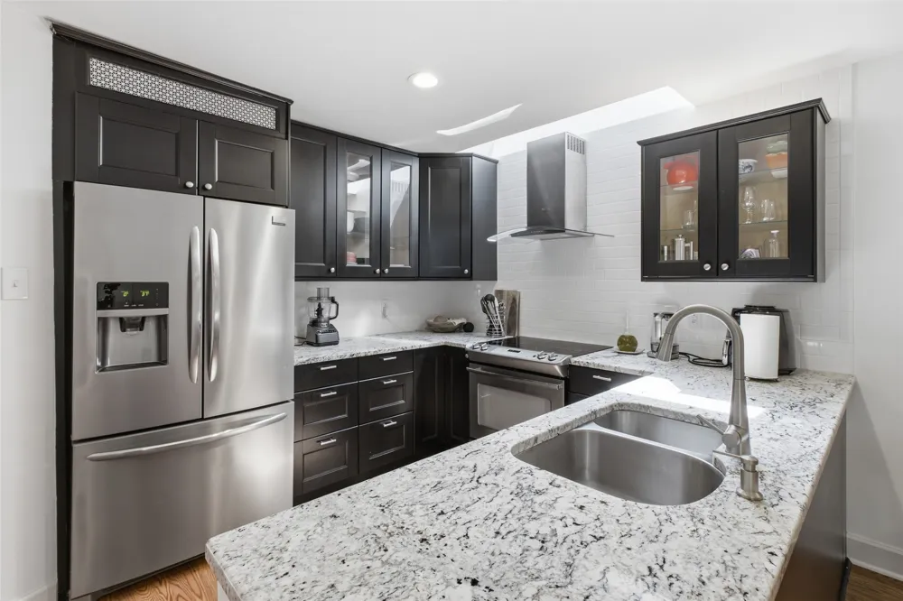 4040 Rive Lane Addison, TX 75001