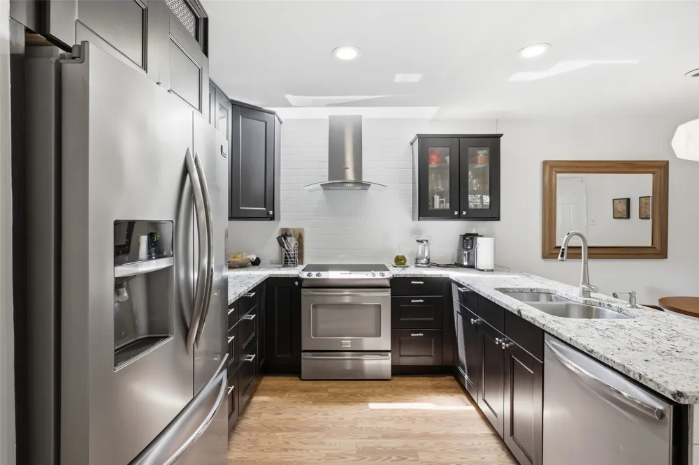 4040 Rive Lane Addison, TX 75001