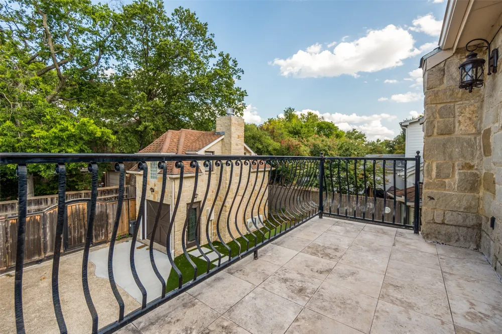 6810 Airline Road University Park, TX 75205
