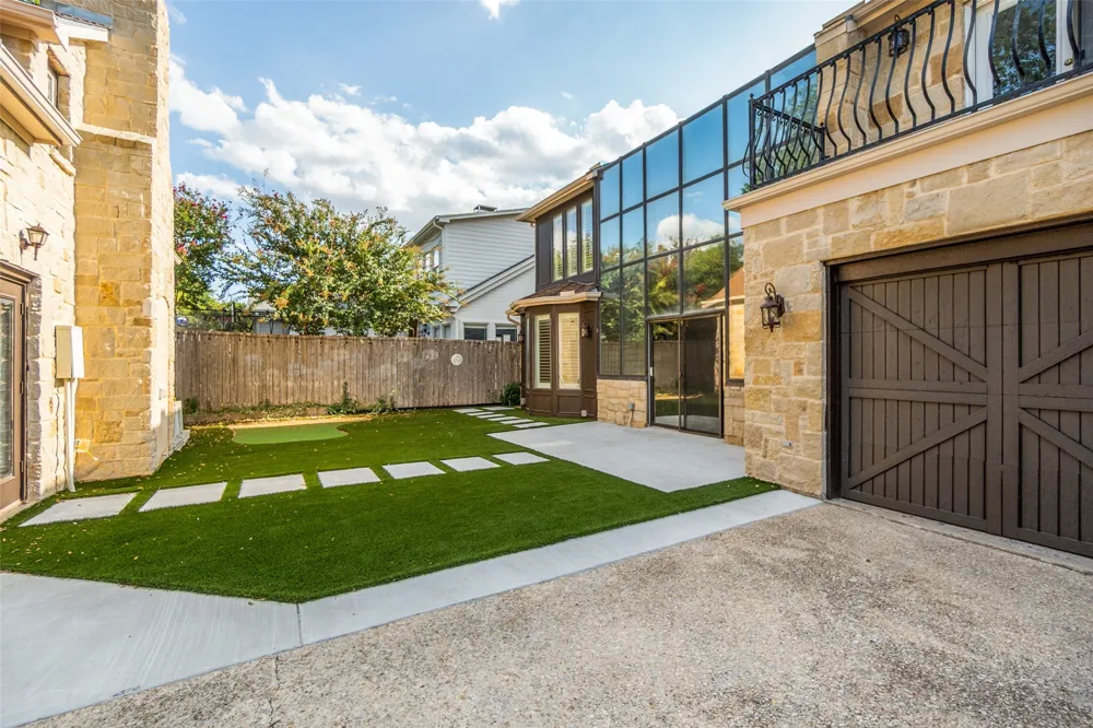 6810 Airline Road University Park, TX 75205