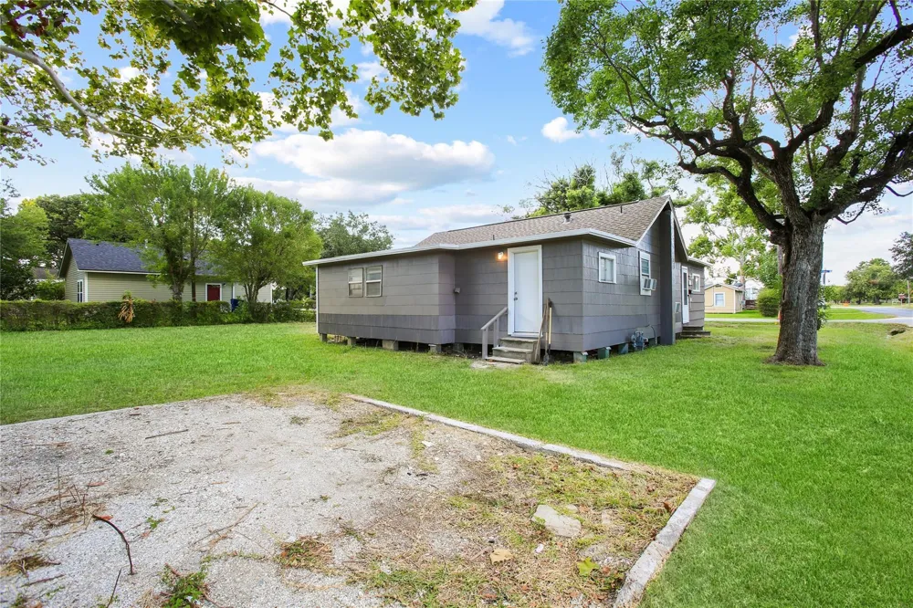 102 22nd Street Texas City, TX 77590