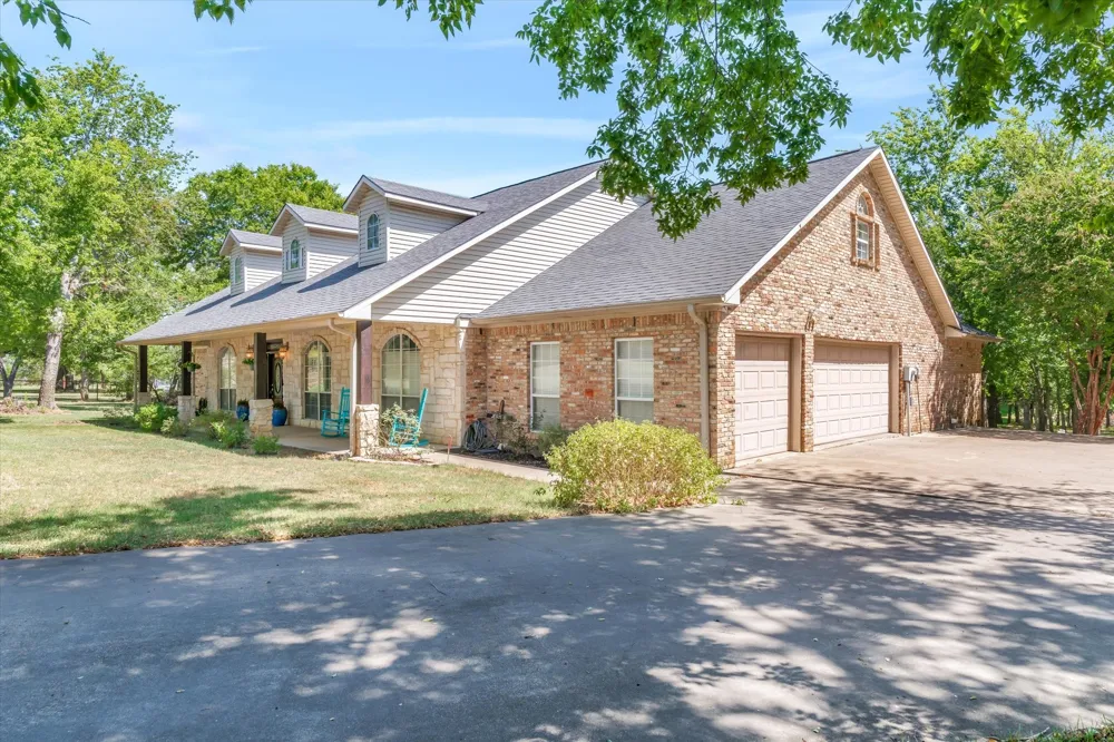 1312 Vz County Road 2624 Wills Point, TX 75169