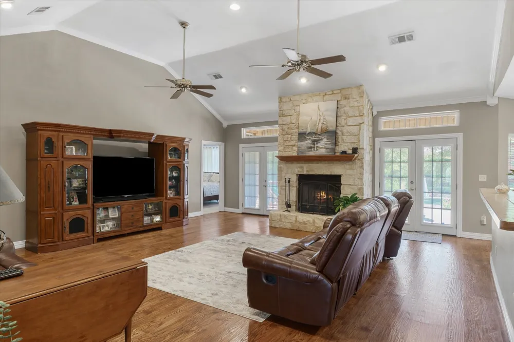 1312 Vz County Road 2624 Wills Point, TX 75169