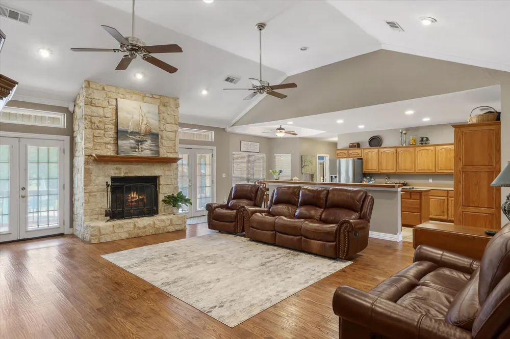 1312 Vz County Road 2624 Wills Point, TX 75169