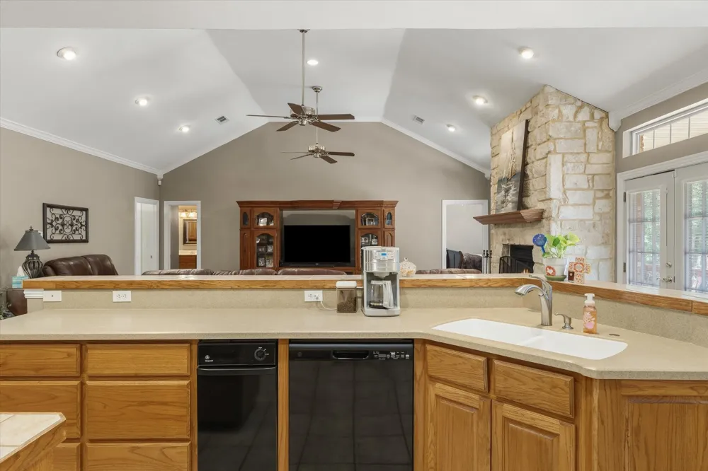1312 Vz County Road 2624 Wills Point, TX 75169