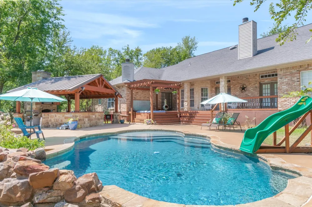 1312 Vz County Road 2624 Wills Point, TX 75169