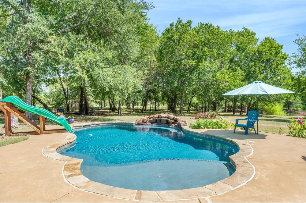 1312 Vz County Road 2624 Wills Point, TX 75169