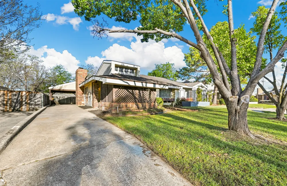 522 Hunters Glen Street Lewisville, TX 75067