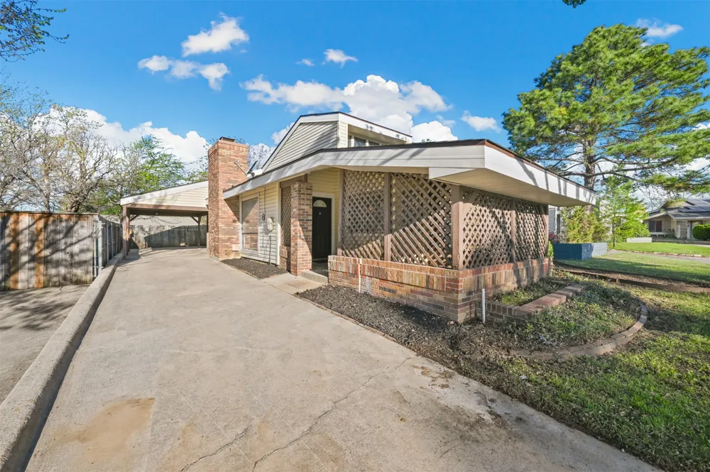 522 Hunters Glen Street Lewisville, TX 75067