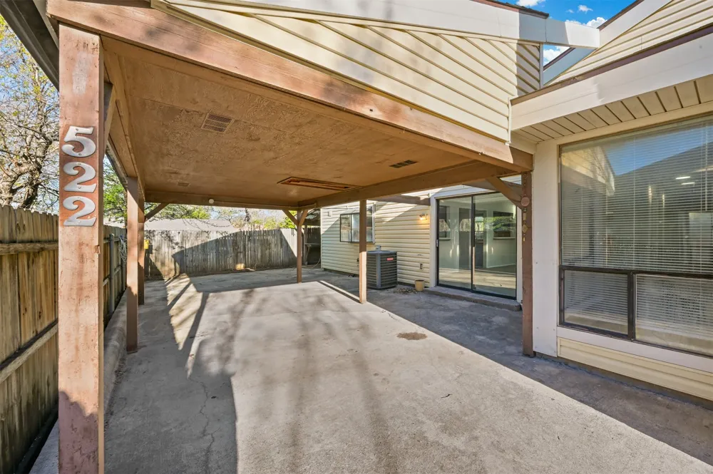 522 Hunters Glen Street Lewisville, TX 75067