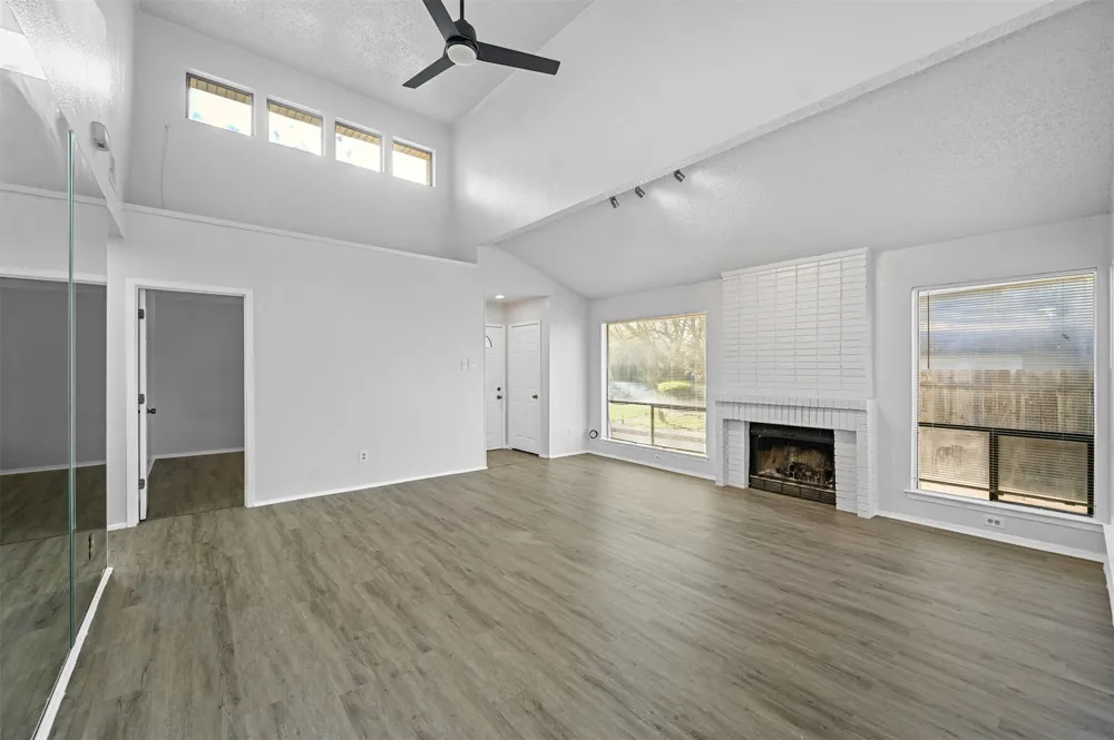 522 Hunters Glen Street Lewisville, TX 75067