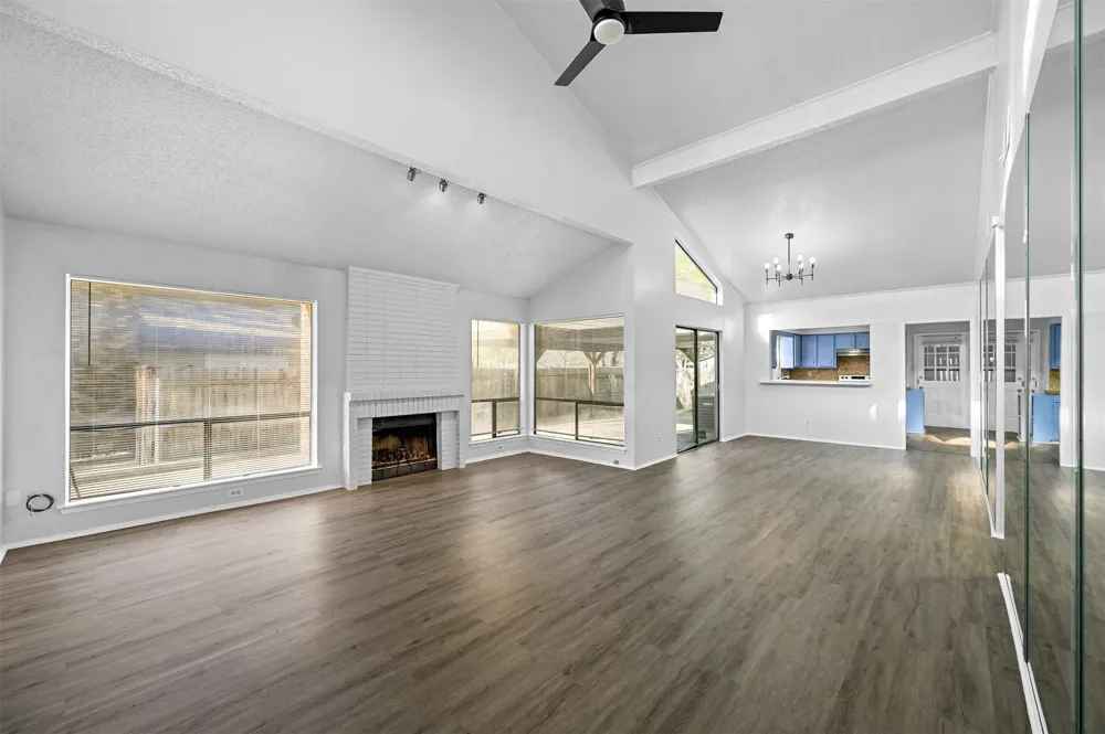 522 Hunters Glen Street Lewisville, TX 75067