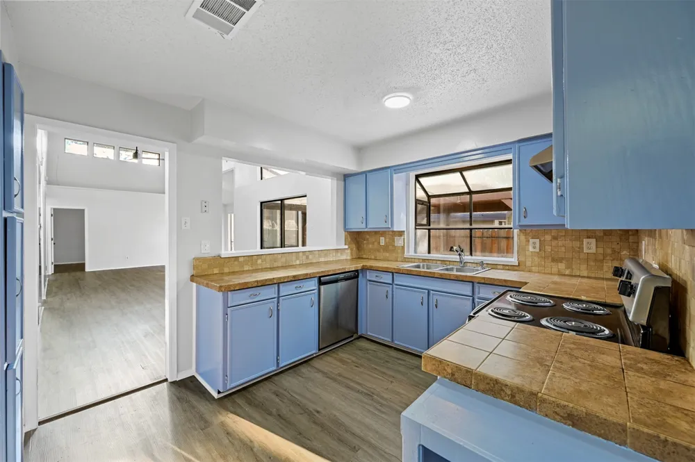 522 Hunters Glen Street Lewisville, TX 75067
