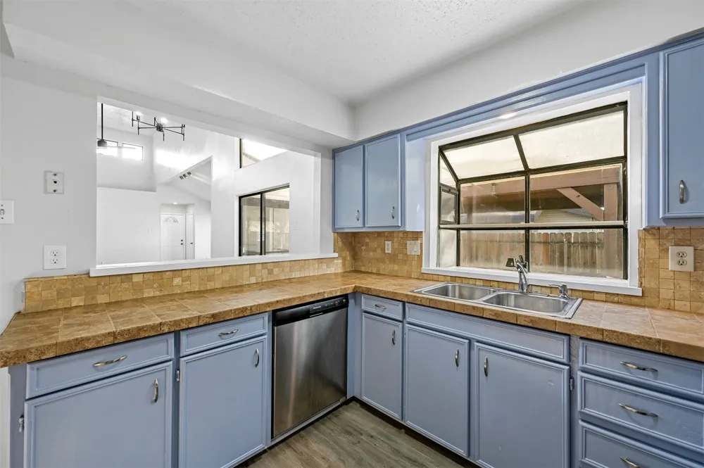 522 Hunters Glen Street Lewisville, TX 75067