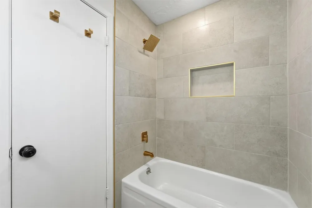 6602 Indian Falls Drive Houston, TX 77489