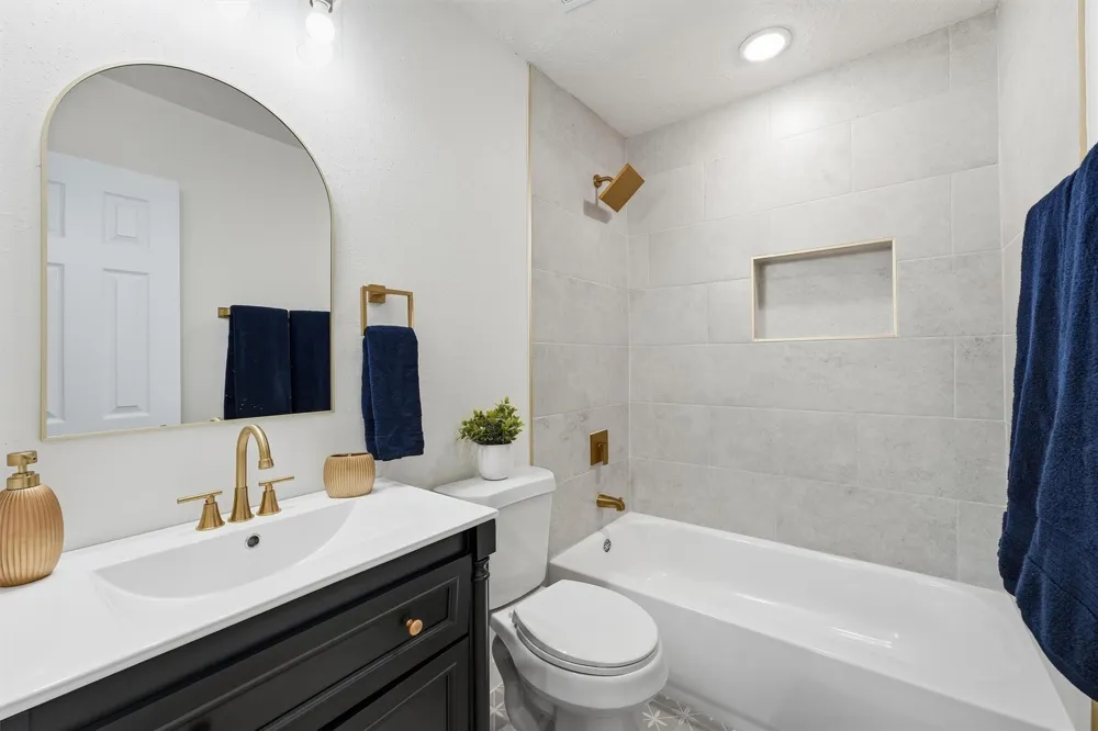 6602 Indian Falls Drive Houston, TX 77489