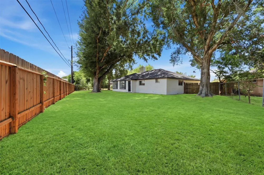 6602 Indian Falls Drive Houston, TX 77489