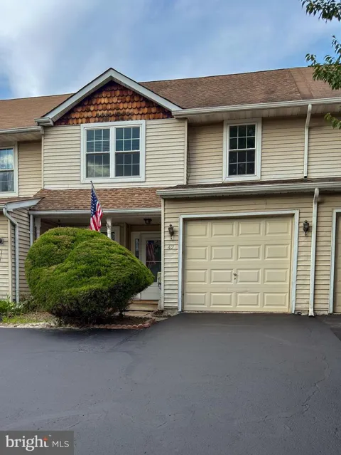 49 COTTONWOOD DRIVE
