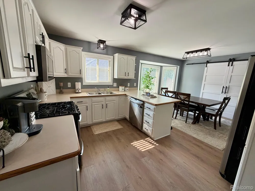 3974 Stoney Ridge Drive Fort Gratiot Charter Township, MI 48059
