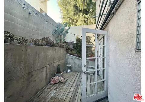 1145 Larrabee Street