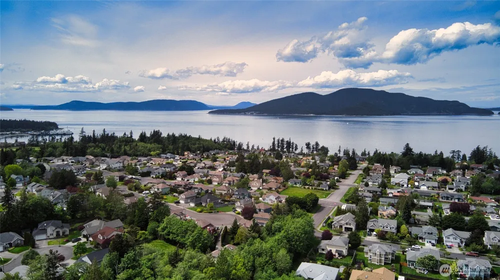 2016 Kansas Avenue Anacortes, WA 98221