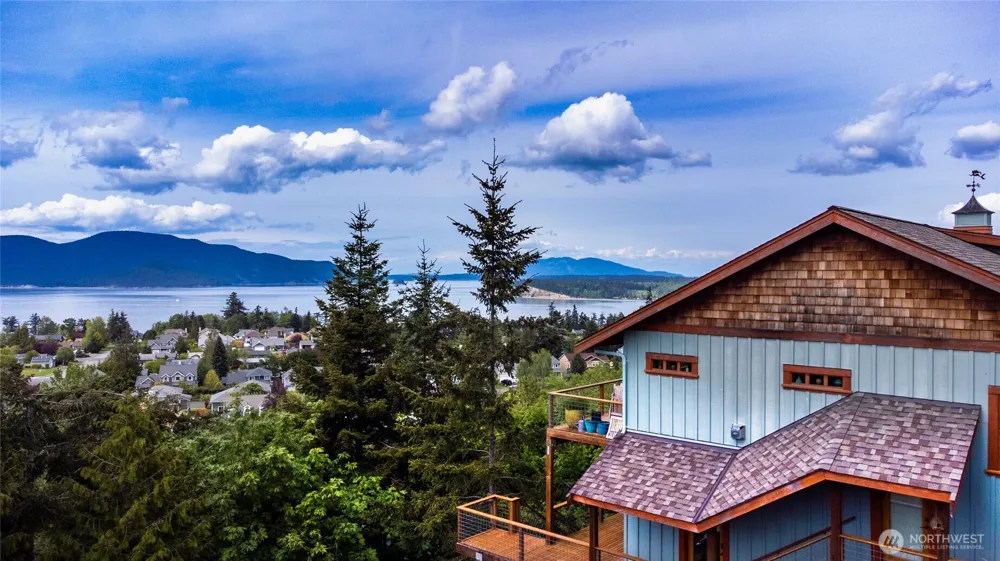 2016 Kansas Avenue Anacortes, WA 98221