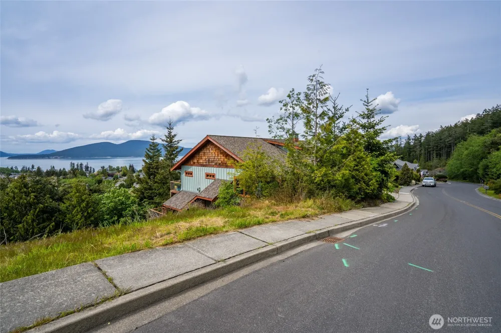 2016 Kansas Avenue Anacortes, WA 98221