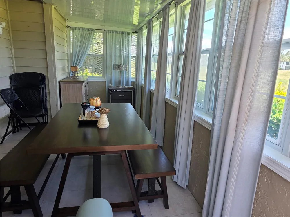 3607 AVENIDA MADERA #B Bradenton, FL 34210