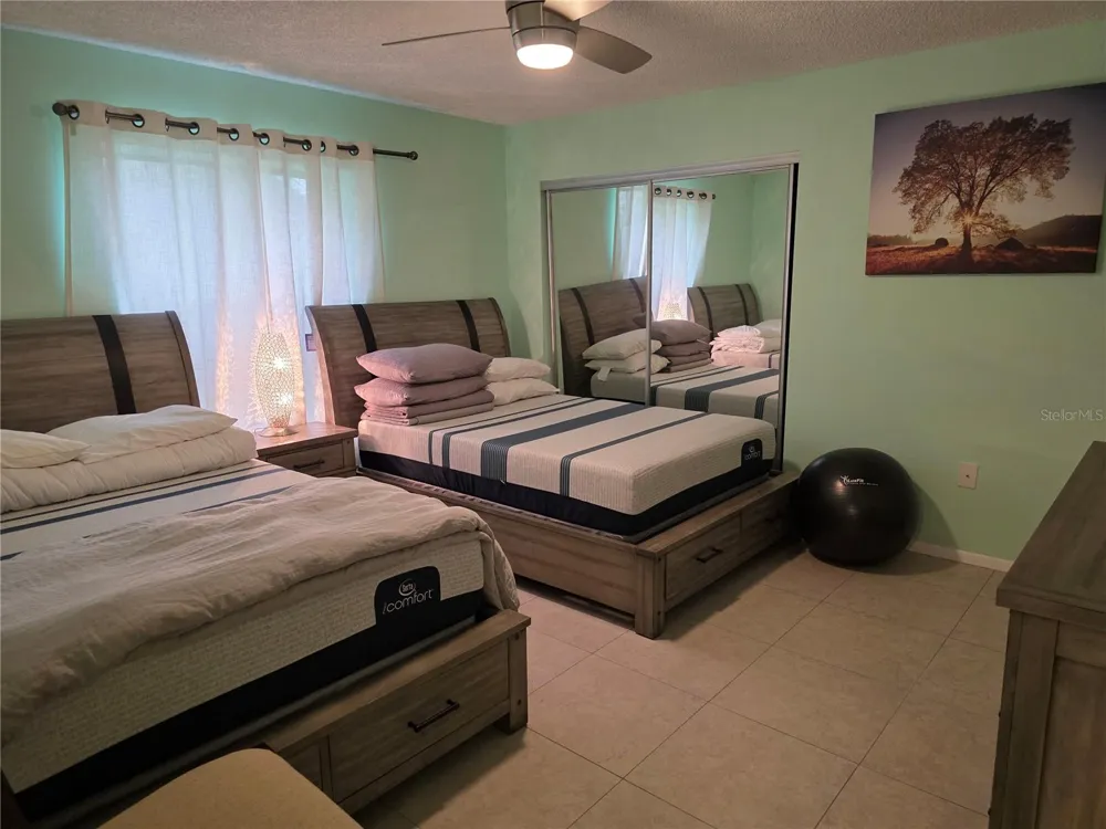 3607 AVENIDA MADERA #B Bradenton, FL 34210