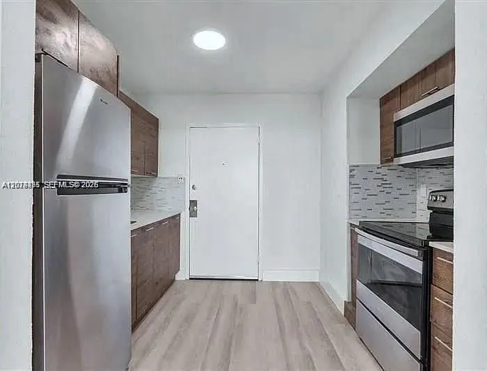 2000 NE 135th St #609 North Miami, FL 33181