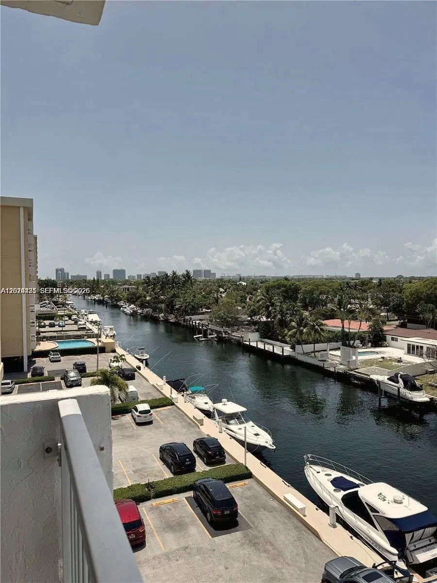 2000 NE 135th St #609 North Miami, FL 33181
