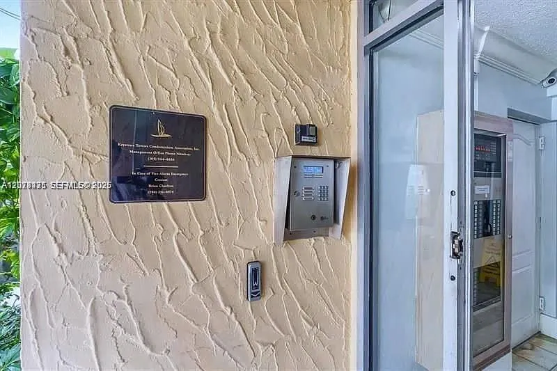 2000 NE 135th St #609 North Miami, FL 33181