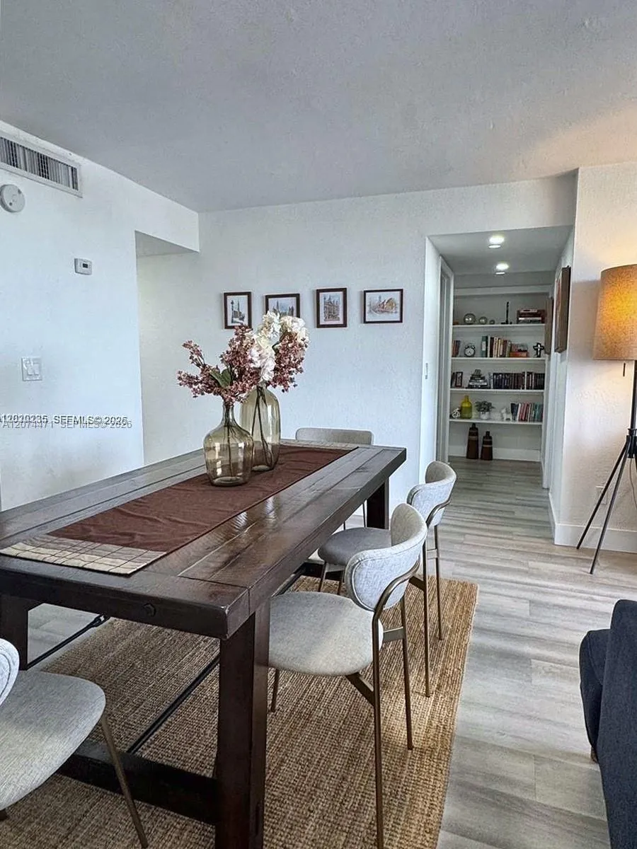 2000 NE 135th St #609 North Miami, FL 33181