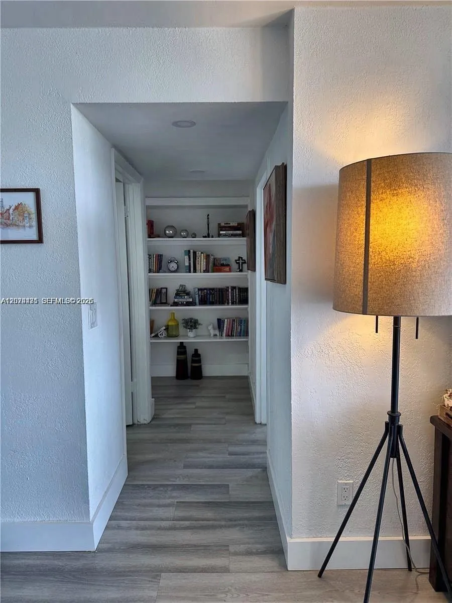 2000 NE 135th St #609 North Miami, FL 33181