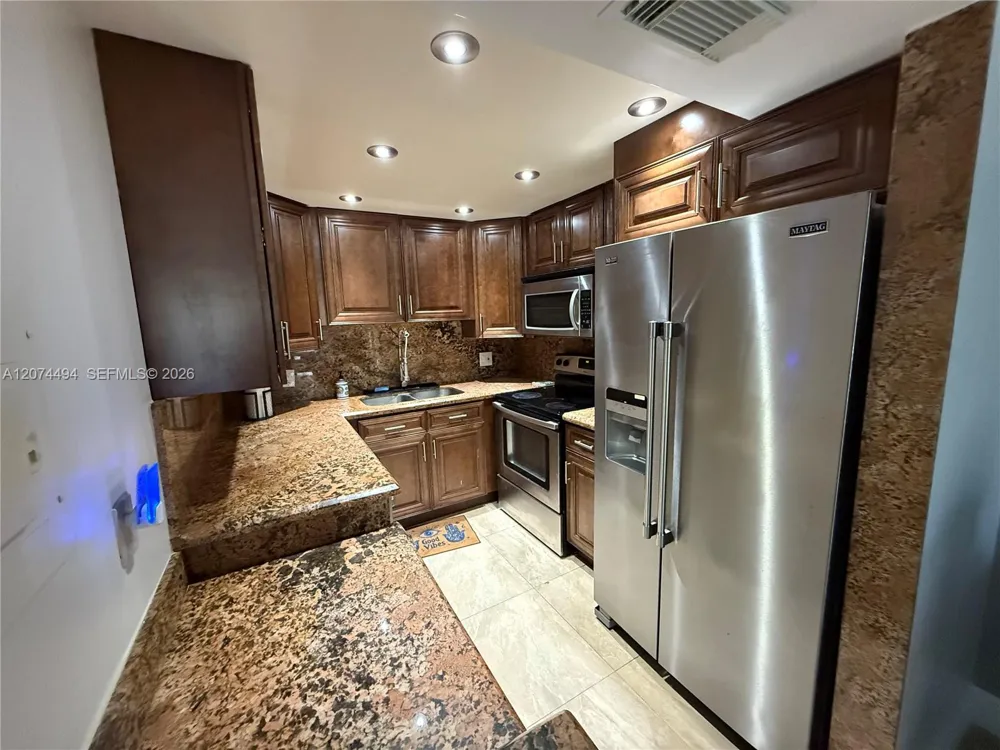 6101 Falls Cir Dr #405 Lauderhill, FL 33319