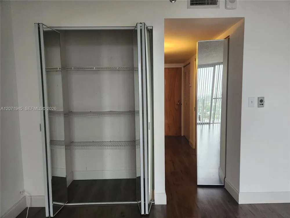 7601 E Treasure Dr #1501 North Bay Village, FL 33141