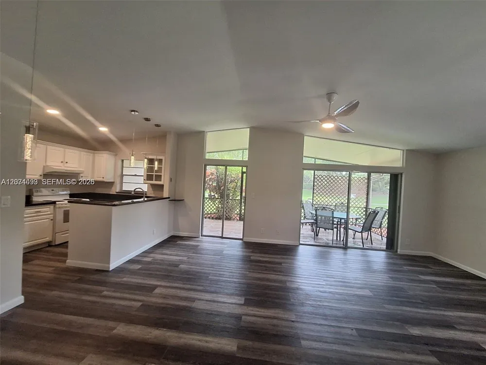 22280 Timberly Dr #22280 Boca Raton, FL 33428