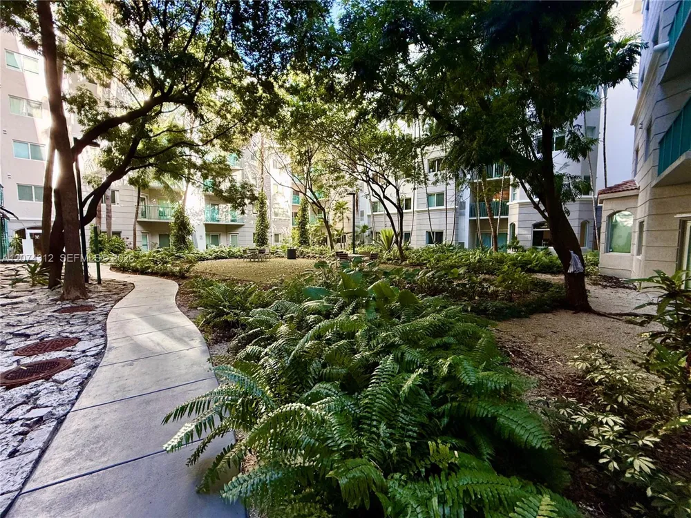 6001 SW 70th St #137 South Miami, FL 33143