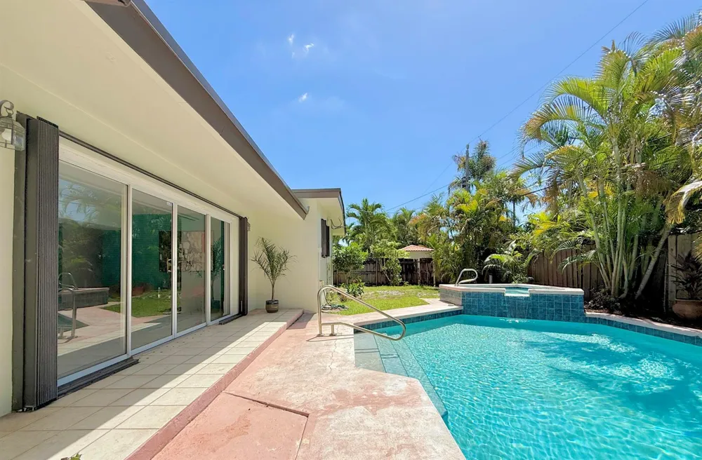1532 NE 27TH DRIVE Wilton Manors, FL 33334