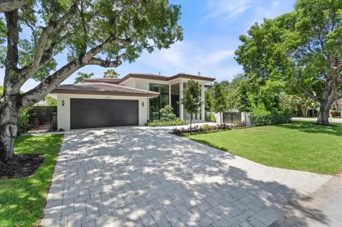 2265 NE 30TH COURT