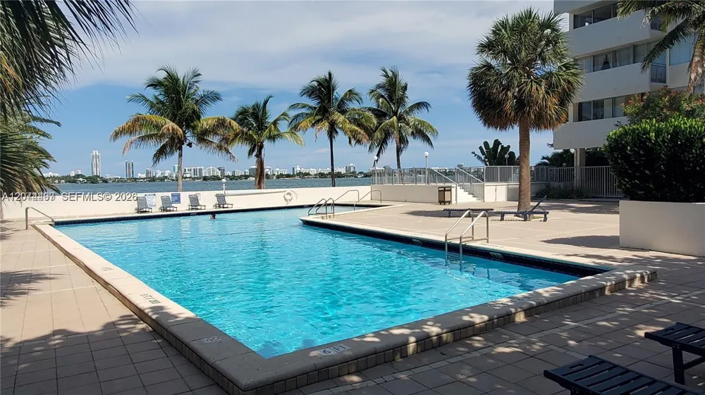 7545 E Treasure Dr #1A North Bay Village, FL 33141